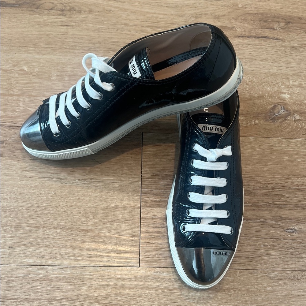 Miu Miu Patent Leather cap toe lace up black shoes Size - 40